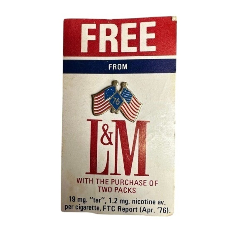 Vintage 1976 L&M Cigarettes Bicentennial Double Flag‎ Enamel Pin Original Card